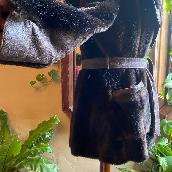 SOLD ♥️ 1970’s Vintage Faux Fur Coat | Chocolate Brown - Picture 4 of 12